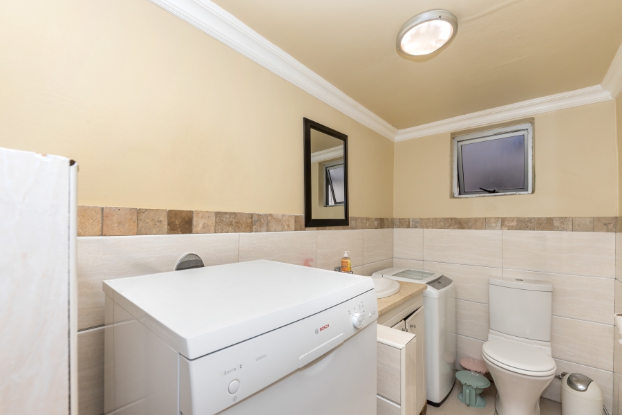 8 Bedroom Property for Sale in Walmer Estate Western Cape